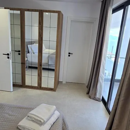 Sealuxe Apartment